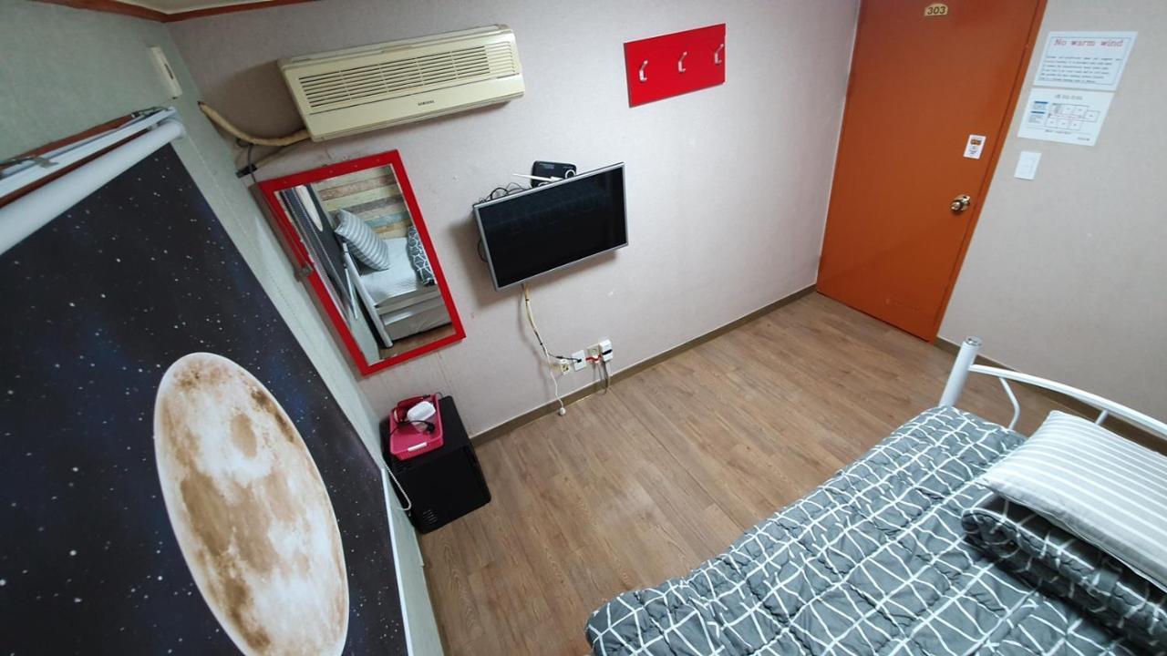 Hipzy Hostel